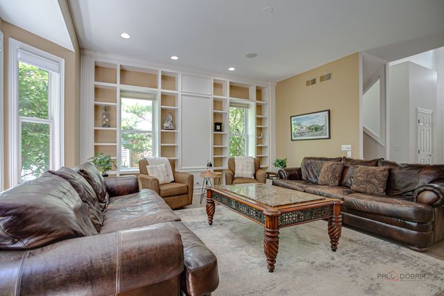 28831 N Spyglass Circle, Ivanhoe, IL 60060