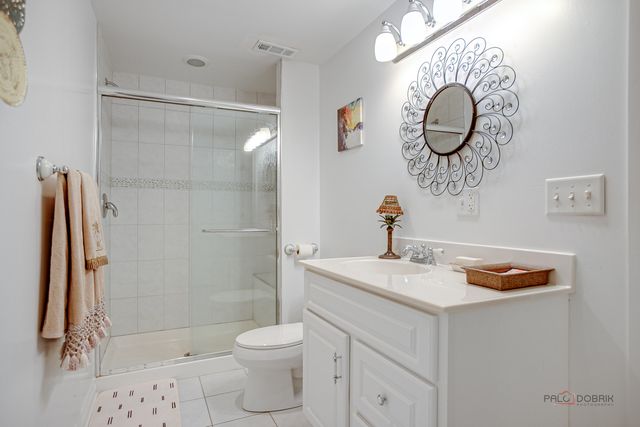 28831 N Spyglass Circle, Ivanhoe, IL 60060