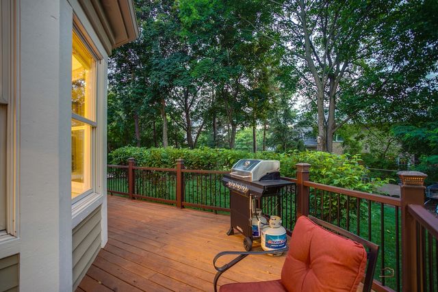 28831 N Spyglass Circle, Ivanhoe, IL 60060