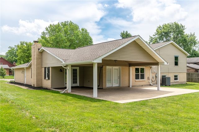 7221 Showplace Drive, Huber Heights, OH 45424
