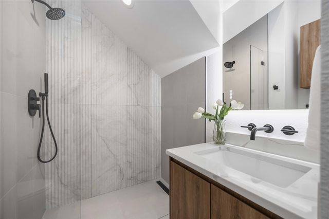 322 Janisch, Houston, TX 77018