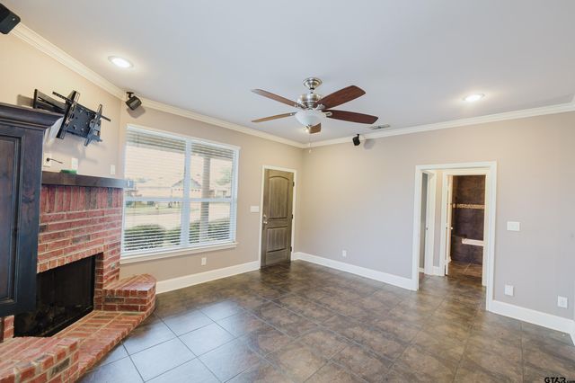 2801 Valley View Dr, Tyler, TX 75701
