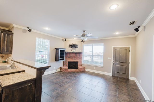 2801 Valley View Dr, Tyler, TX 75701