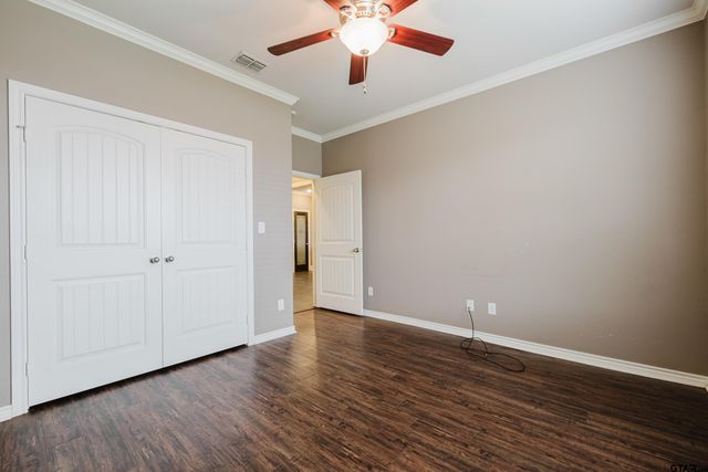 2801 Valley View Dr, Tyler, TX 75701