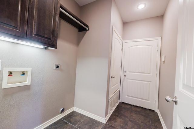 2801 Valley View Dr, Tyler, TX 75701