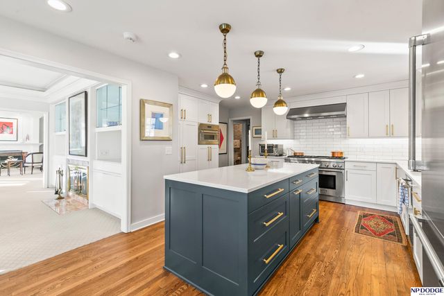 8707 Woolworth Avenue, Omaha, NE 68124