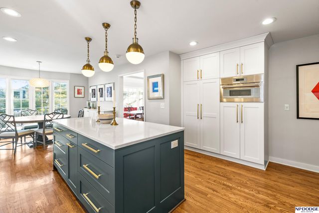8707 Woolworth Avenue, Omaha, NE 68124