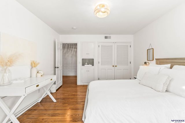 8707 Woolworth Avenue, Omaha, NE 68124