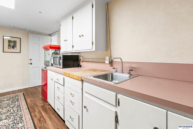 8707 Woolworth Avenue, Omaha, NE 68124