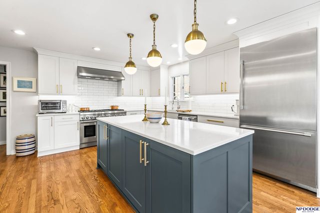8707 Woolworth Avenue, Omaha, NE 68124