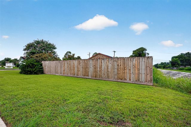 4310 Luella Avenue, Deer Park, TX 77536