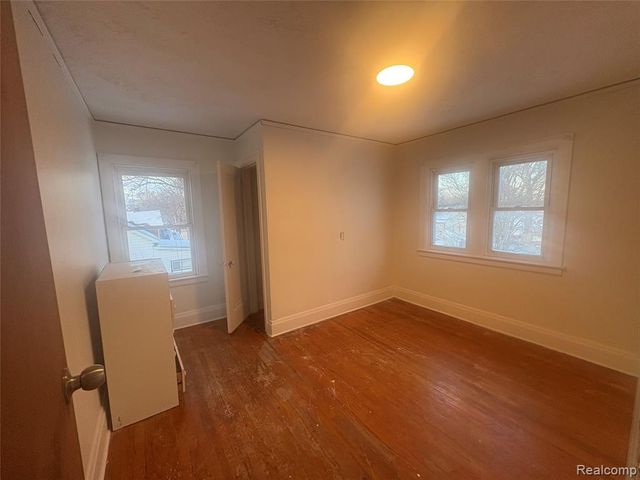 33 S Marshall Street, Pontiac, MI 48342