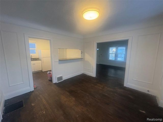 33 S Marshall Street, Pontiac, MI 48342