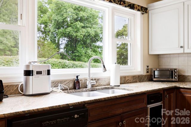 16 Audubon Drive, Asheville, NC 28804