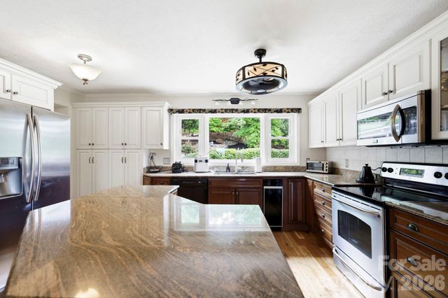 16 Audubon Drive, Asheville, NC 28804
