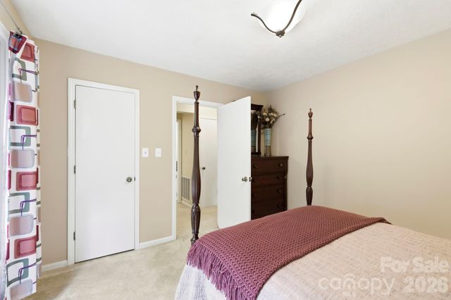 16 Audubon Drive, Asheville, NC 28804