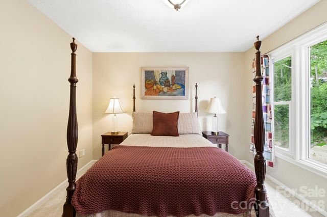16 Audubon Drive, Asheville, NC 28804