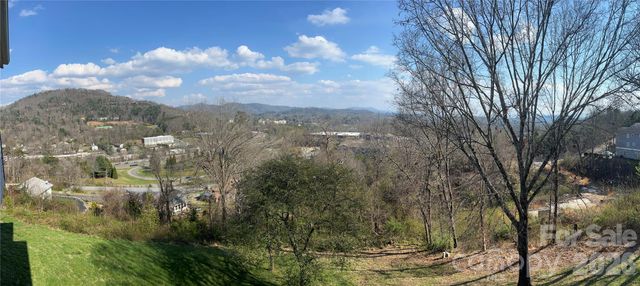 16 Audubon Drive, Asheville, NC 28804