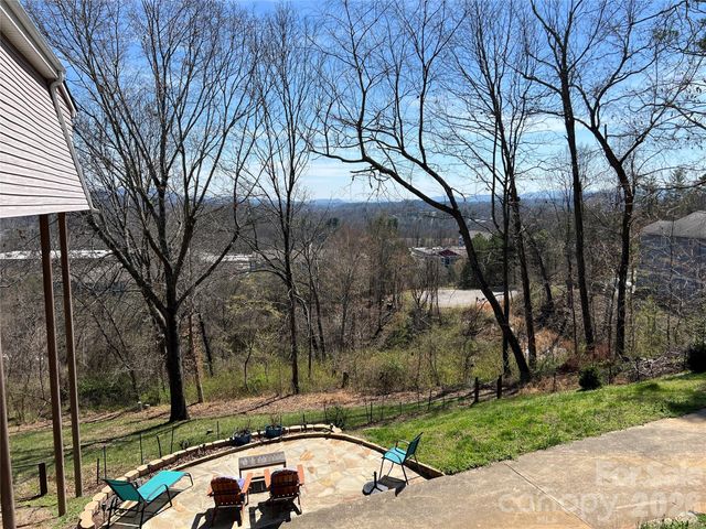 16 Audubon Drive, Asheville, NC 28804