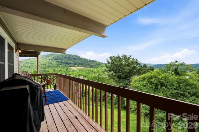 16 Audubon Drive, Asheville, NC 28804