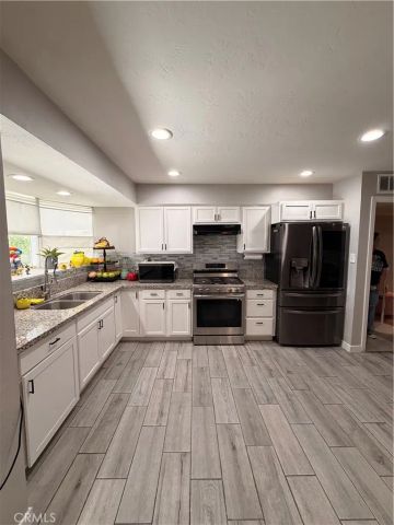 3205 Durrwood, Bakersfield, CA 93304