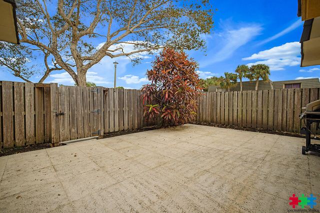 1704 17th Way, West Palm Beach, FL 33407