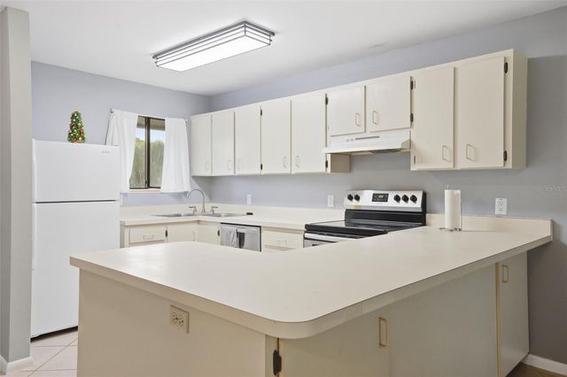 6033 34TH STREET W 20, Bradenton, FL 34210