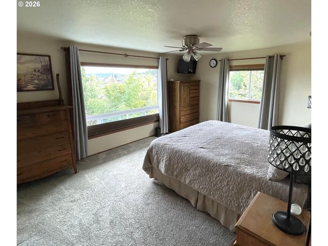 1945 SUNRISE Blvd, Eugene, OR 97405