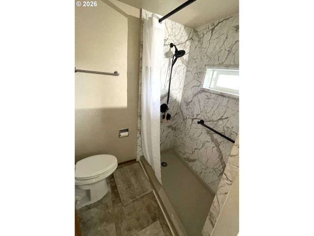 1945 SUNRISE Blvd, Eugene, OR 97405