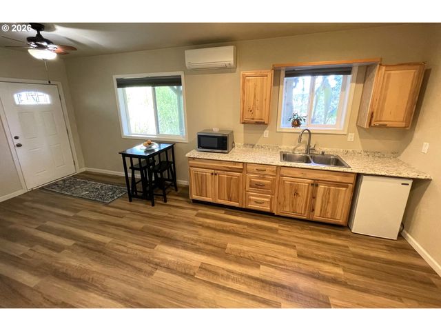 1945 SUNRISE Blvd, Eugene, OR 97405