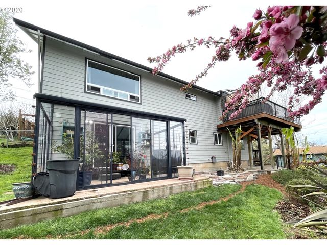 1945 SUNRISE Blvd, Eugene, OR 97405