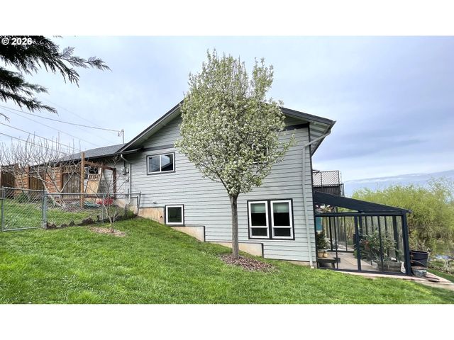1945 SUNRISE Blvd, Eugene, OR 97405