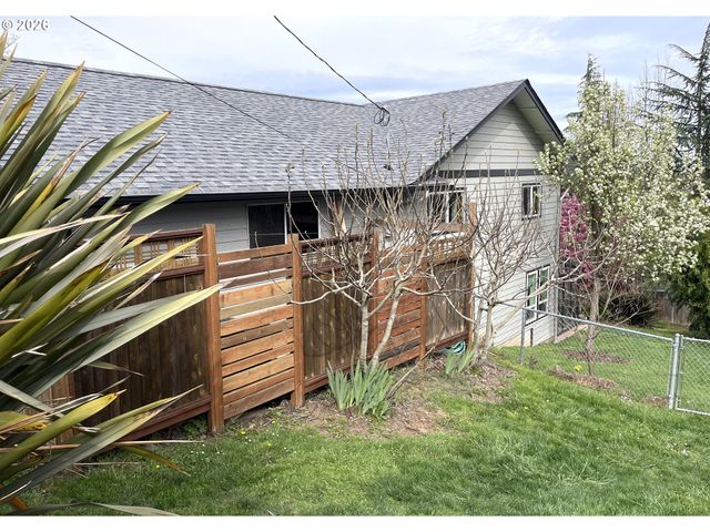1945 SUNRISE Blvd, Eugene, OR 97405