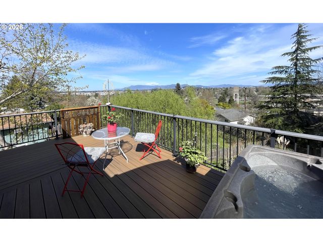 1945 SUNRISE Blvd, Eugene, OR 97405