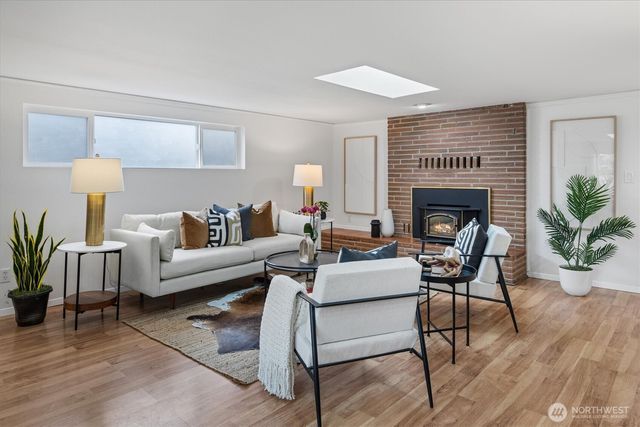 10044 12th Avenue NW, Seattle, WA 98177