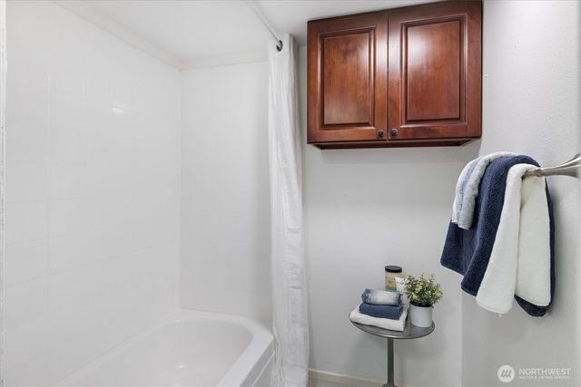 10044 12th Avenue NW, Seattle, WA 98177