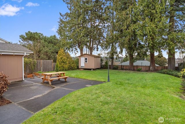 10044 12th Avenue NW, Seattle, WA 98177