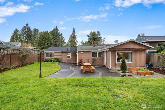 10044 12th Avenue NW, Seattle, WA 98177