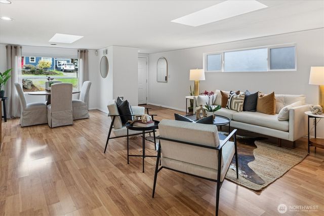 10044 12th Avenue NW, Seattle, WA 98177