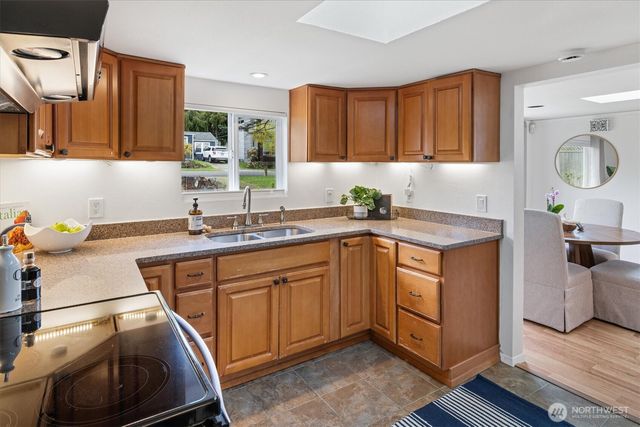 10044 12th Avenue NW, Seattle, WA 98177