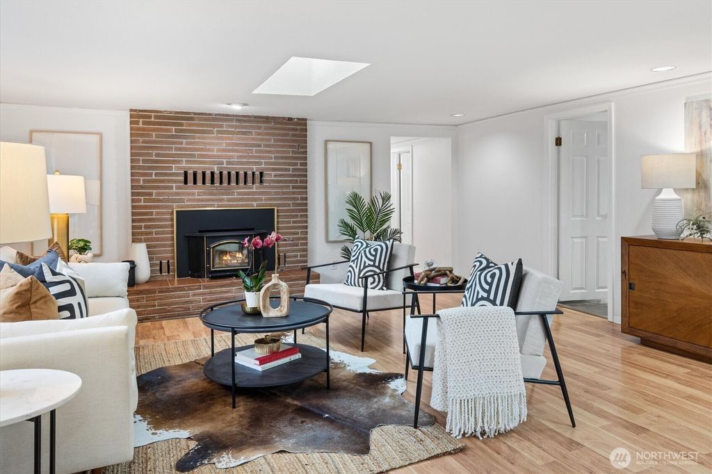 10044 12th Avenue NW, Seattle, WA 98177