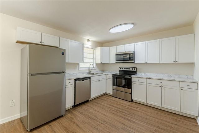 6012 Danbury Court, Morrow, GA 30260