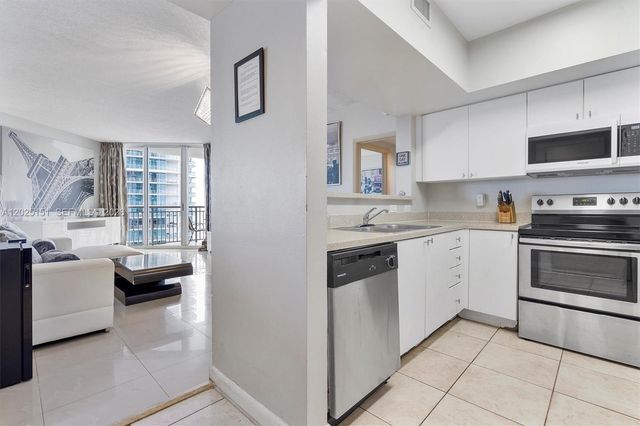 17375 Collins Avenue 1507, Sunny Isles Beach, FL 33160