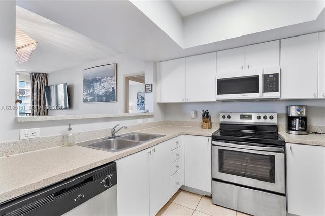 17375 Collins Avenue 1507, Sunny Isles Beach, FL 33160