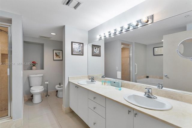 17375 Collins Avenue 1507, Sunny Isles Beach, FL 33160
