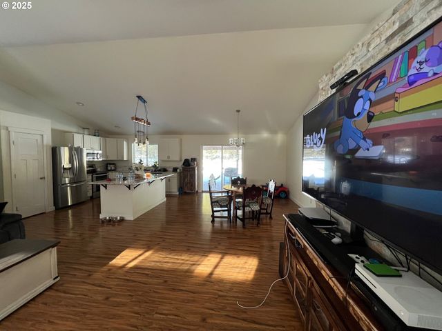 16042 SPARKS Dr, La Pine, OR 97739