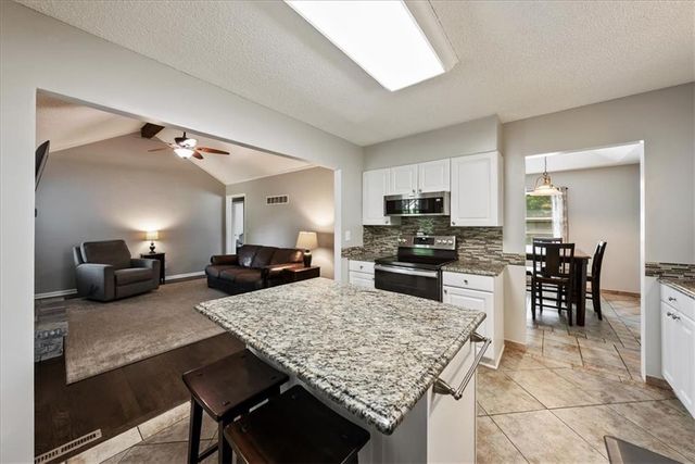 4706 Stearns Lane, Shawnee, KS 66203