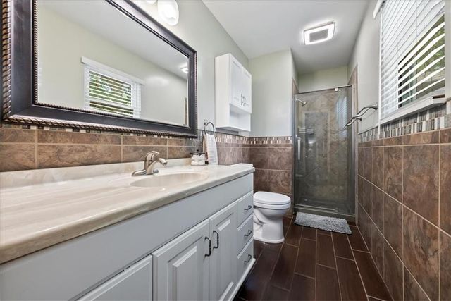 4706 Stearns Lane, Shawnee, KS 66203