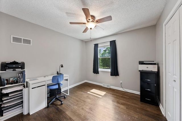 4706 Stearns Lane, Shawnee, KS 66203