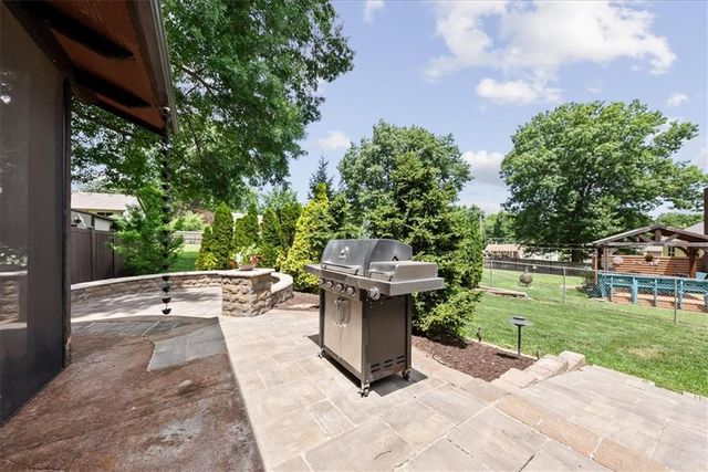 4706 Stearns Lane, Shawnee, KS 66203